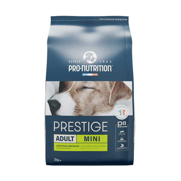 Food for small breed adult dogs A bag weighing 3 kilograms