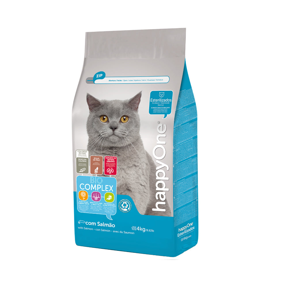 Food for kittens up to one year old A bag weighing 2 kilograms